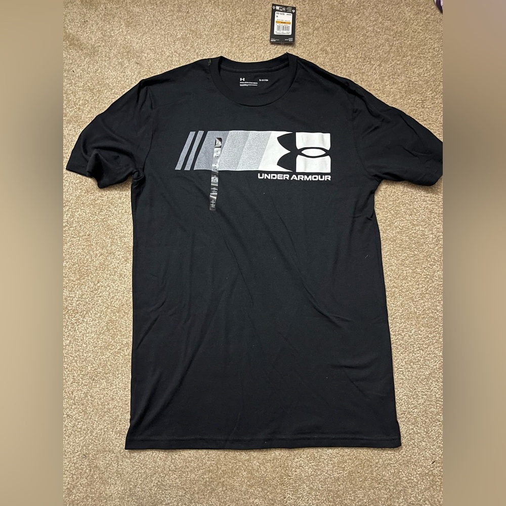Under armour men’s black t-shirt size small